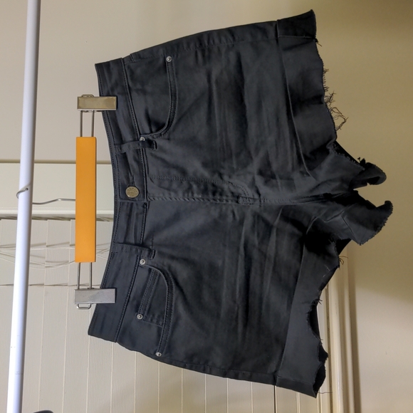 BDG - Urban Outfitters High Waisted Black Short - Size 31 - Picture 2 of 10